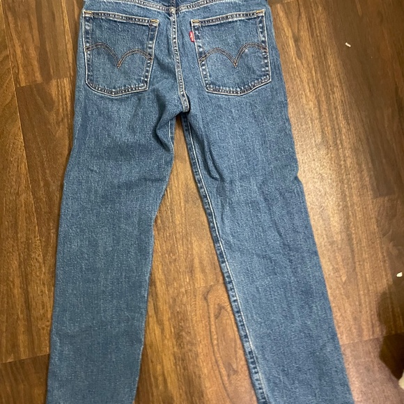 Levi Wedgie Women's Blue Jeans- Straight Ankle - Picture 4 of 4